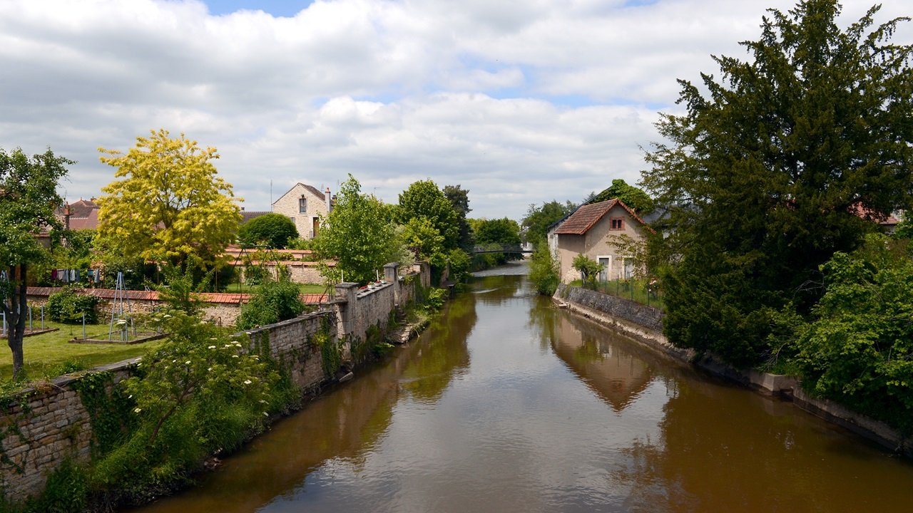 Saint-Amand-Montrond water