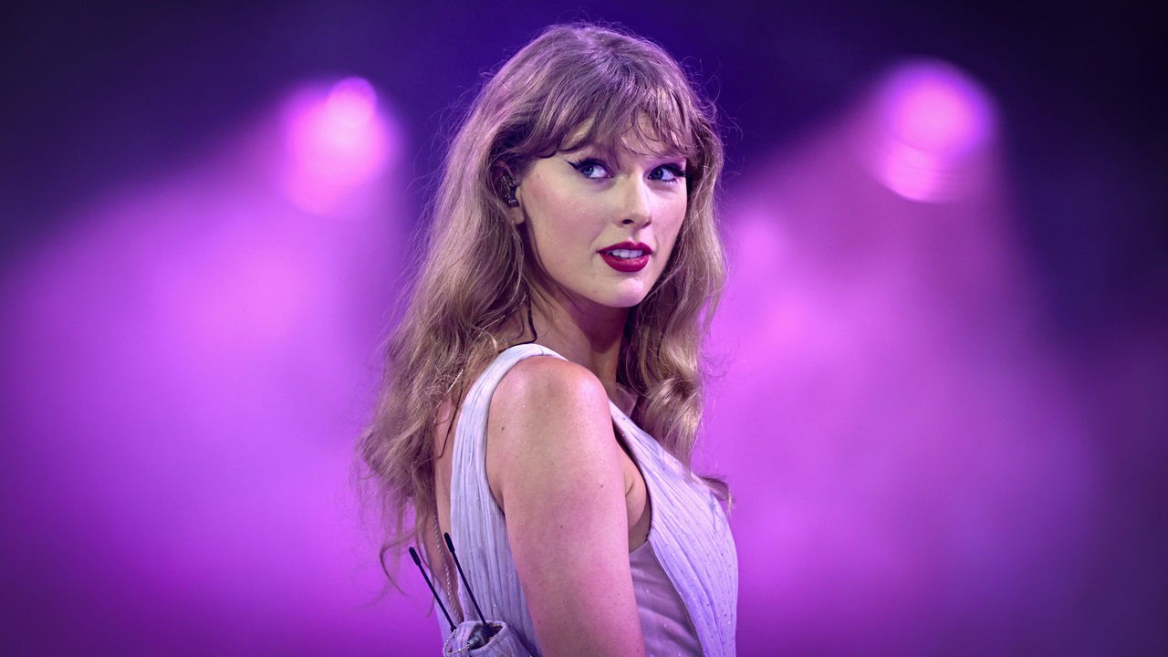 Taylor Swift schrijft geschiedenis als jongste artiest in de Songwriters Hall of Fame