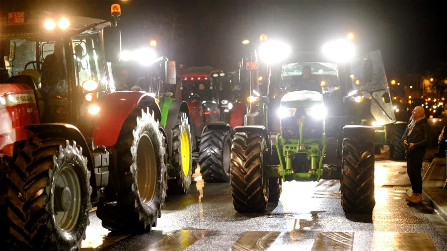 Boeren houden grensblokkades uit protest tegen akkoord Mercosur-EU -  Newsmonkey