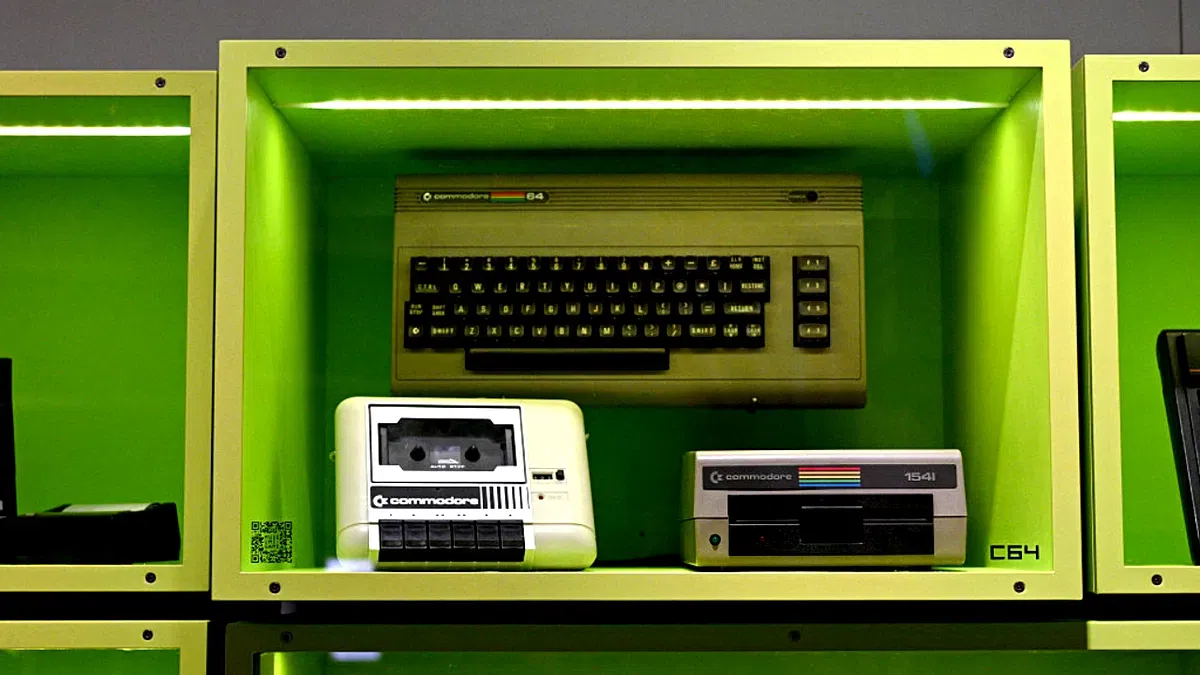 Commodore 64 keert terug als ‘Ultimate’: retro-look, FPGA‑hart en RGB ...