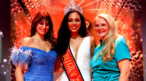 Organisatie Miss België reageert op getuigenis Kenza Ameloot: “Aantijgingen komen uit de lucht gevallen”