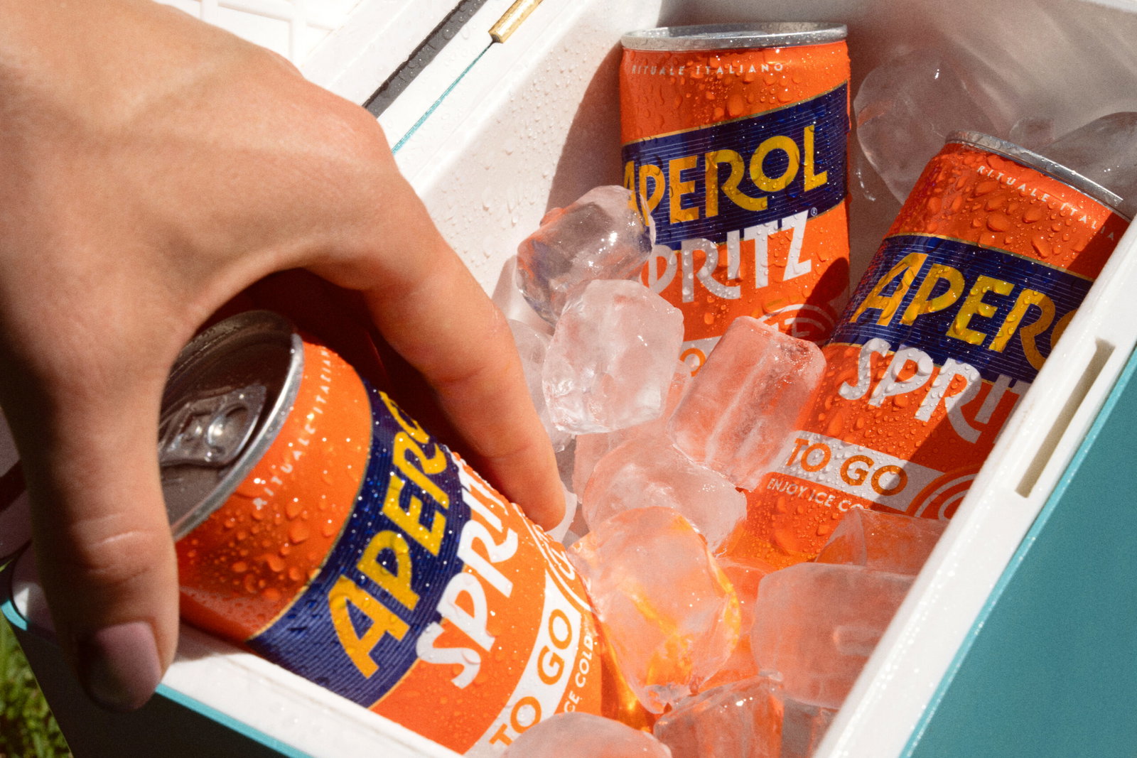 Aperol lanceert kant-en-klare Spritz in blikjes - Newsmonkey