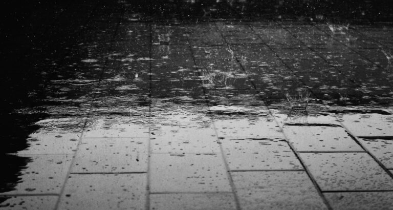 Extreme regenval verwoest Oost-Japan
