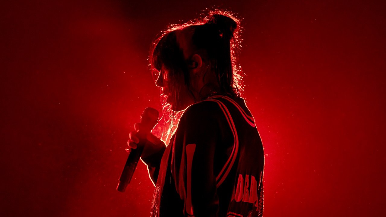  Billie Eilish kondigt nieuwe tour aan (maar skipt België) - Newsmonkey Motiv 