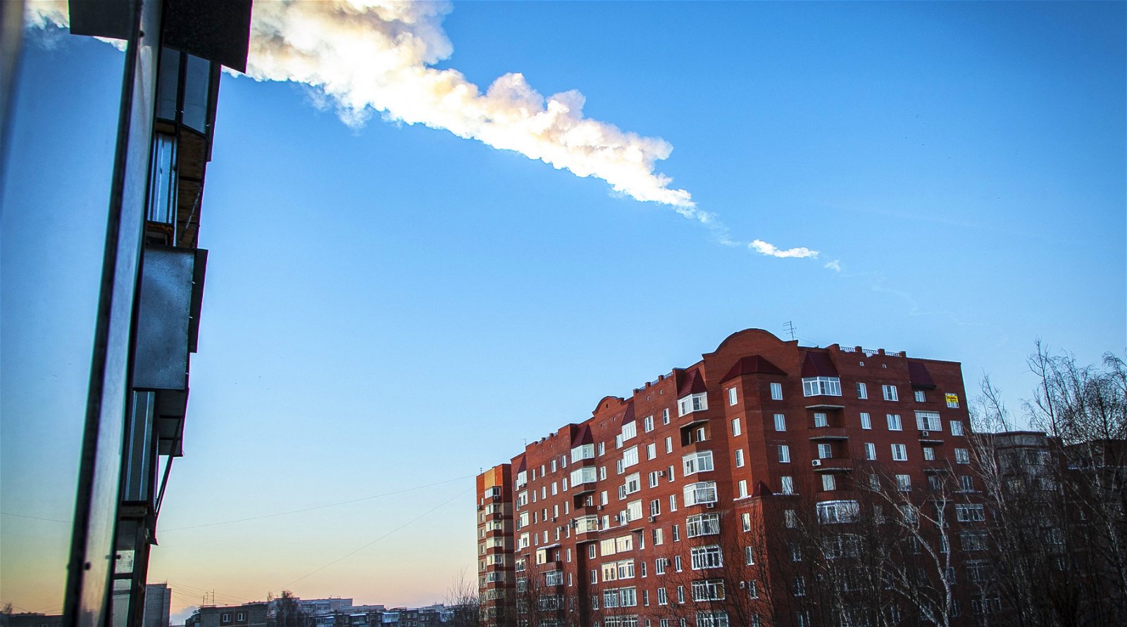 Het spoor dat werd achtergelaten door de meteoriet in Tsjeljabinsk in 2013